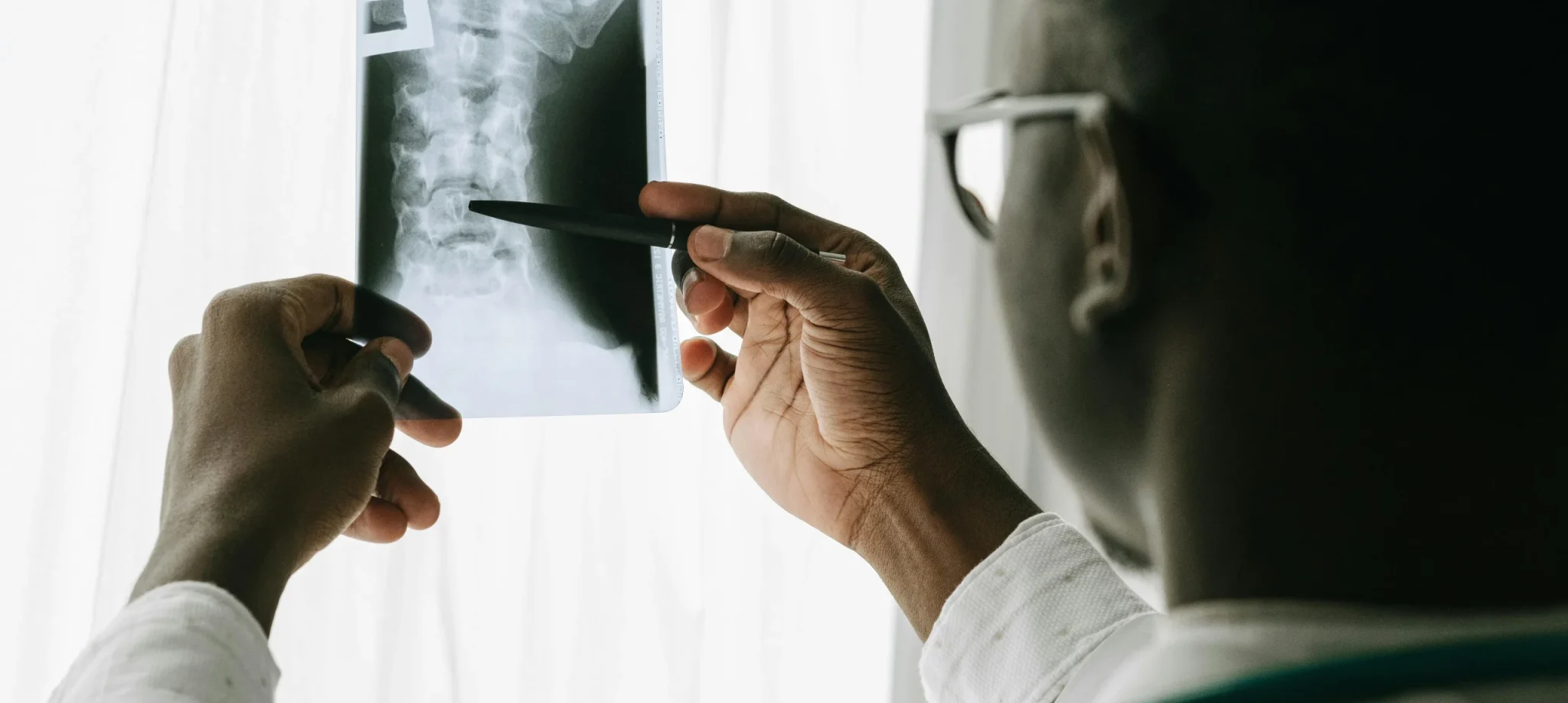 pexels-ivan-samkov-4989186